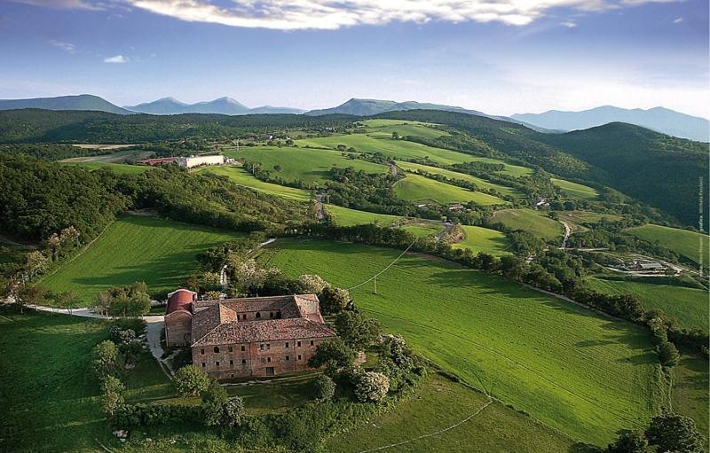 Agriturismo Girolomoni - Locanda Isola del Piano Exteriör bild